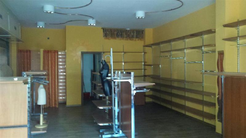 Negozio Via Carlo Arturo Jemolo  - foto 4
