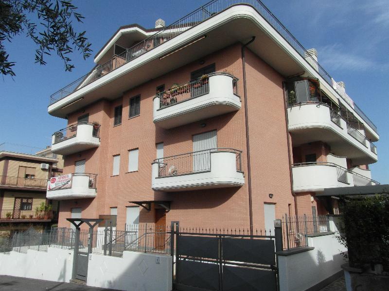 Appartamento via fontana candida 60  - foto 3