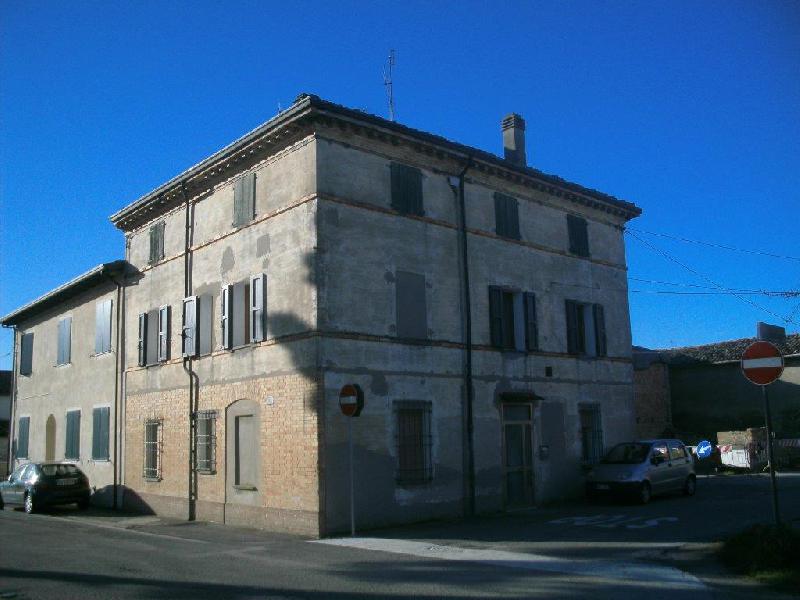 Appartamento via Bustacchini 15, Ravenna