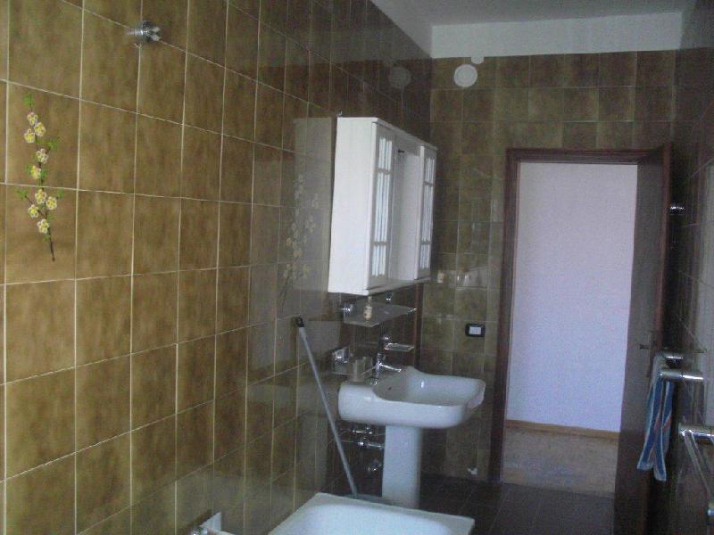 Appartamento via Bustacchini 15  - foto 3