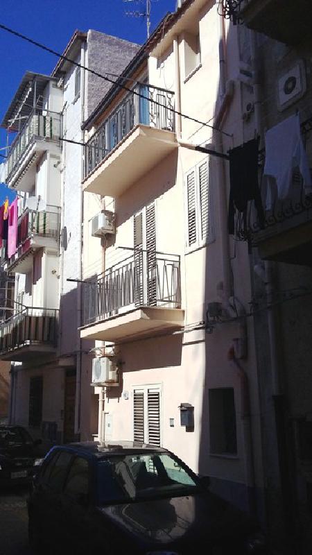 Casa indipendente Via Antonino D'Anna n.51, Campofelice di Roccella