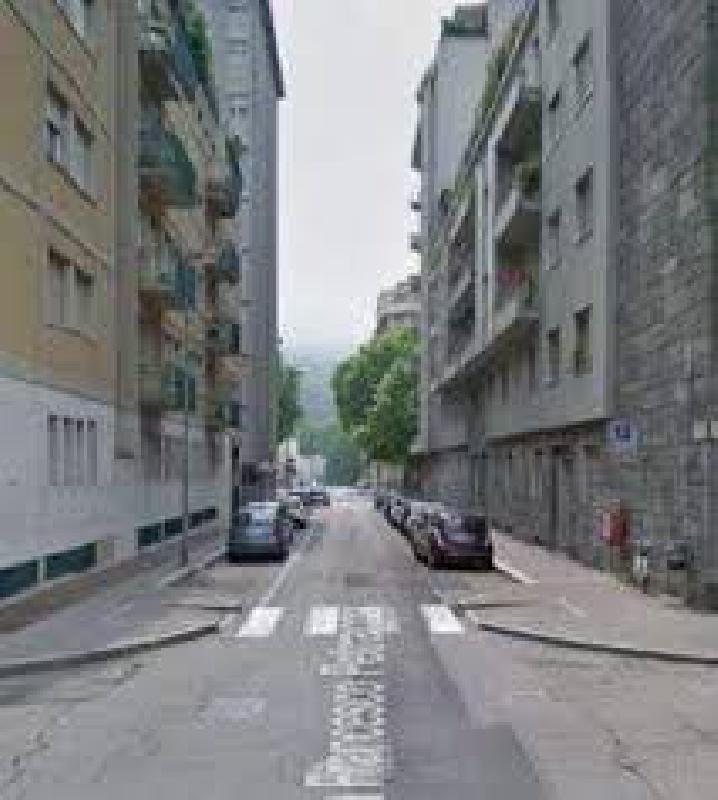 Appartamento via petrarca  loading=