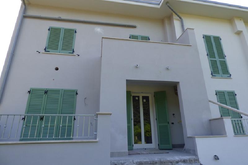 Appartamento via Sarzanese  - foto 3