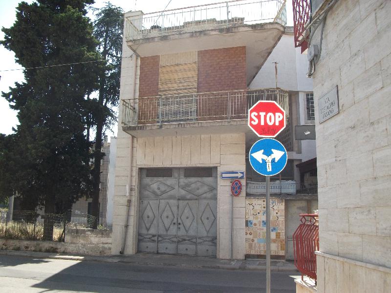 Palazzo / Stabile via Monsignor Laera 133  - foto 4