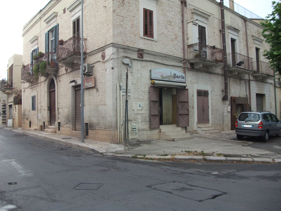 Locale commerciale Estramurale Giovanni Battista Molignani, Acquaviva delle Fonti