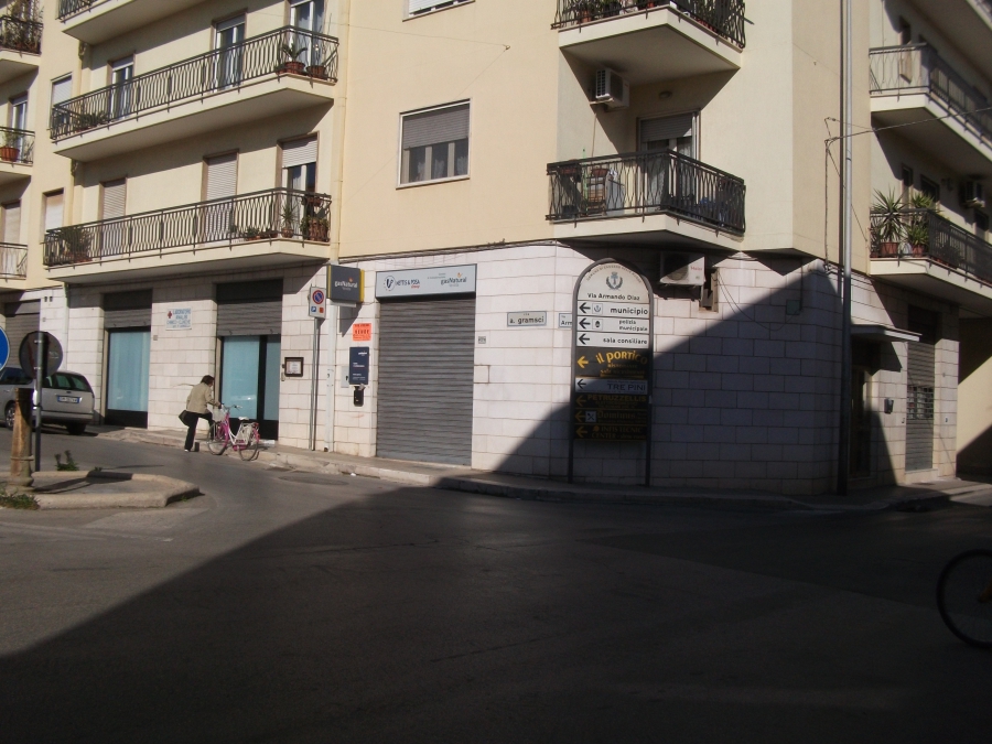 Locale commerciale via Antonio Gramsci  - foto 2