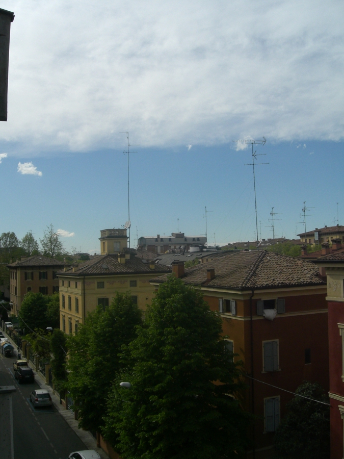 Appartamento via giardini  loading=