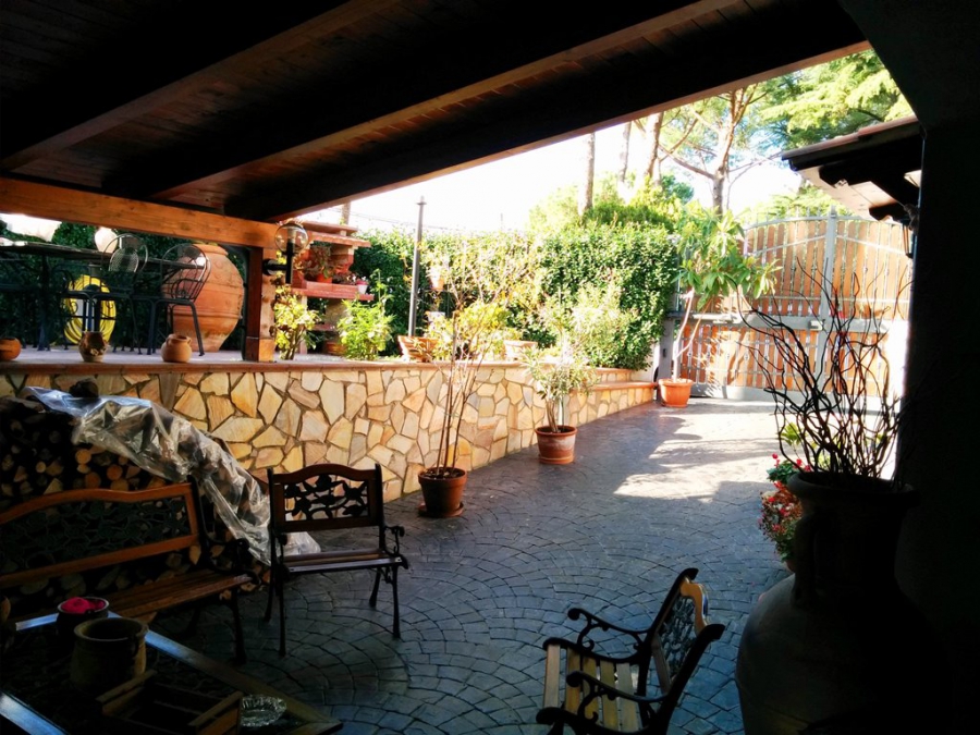 Villa Via Fermignano  - foto 5