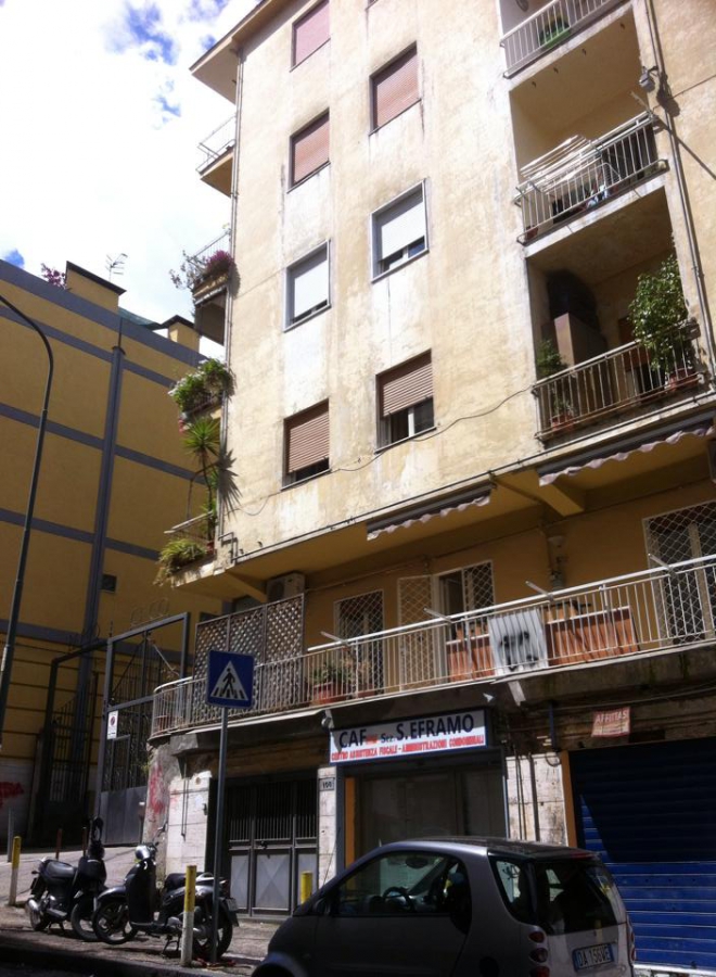 Appartamento in Affitto a Napoli via M. Guadagno