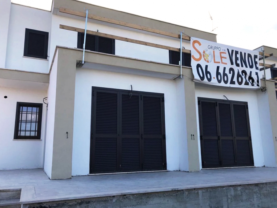 Villetta a schiera Via Castellinaldo  loading=