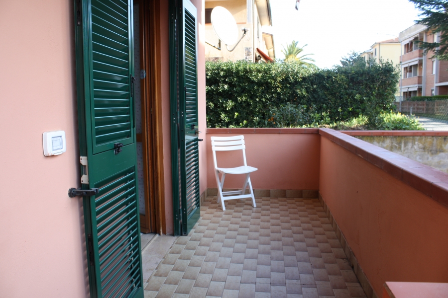 Appartamento via Zambelli  loading=