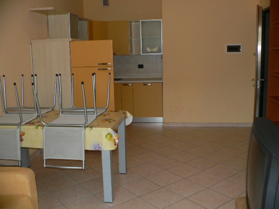 Appartamento via Foscolo 22  - foto 3