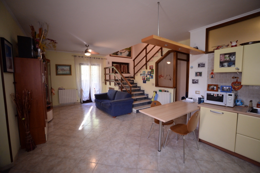 Villetta a schiera via grecia  - foto 10