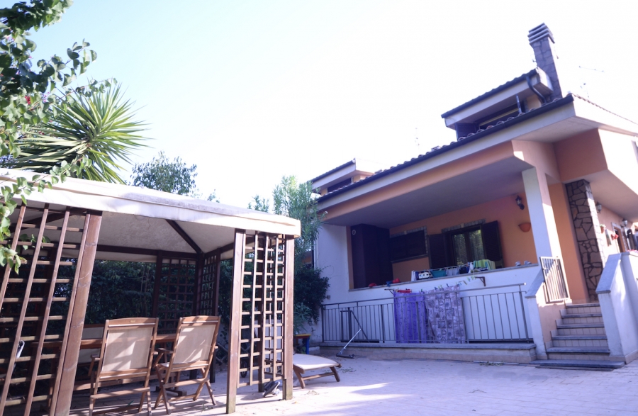 Villetta a schiera via grecia  - foto 9