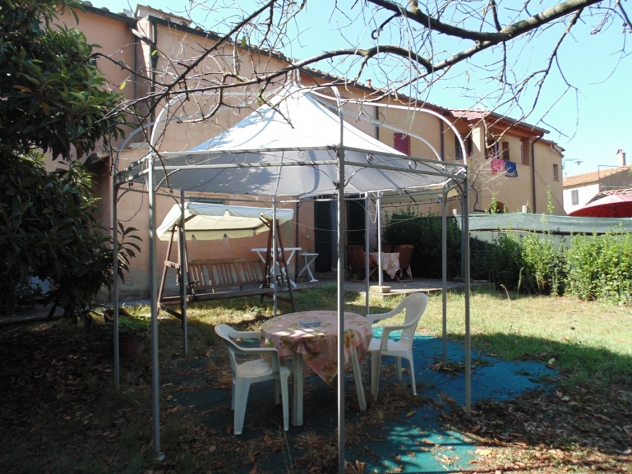Appartamento via dei ceralti, 2  loading=