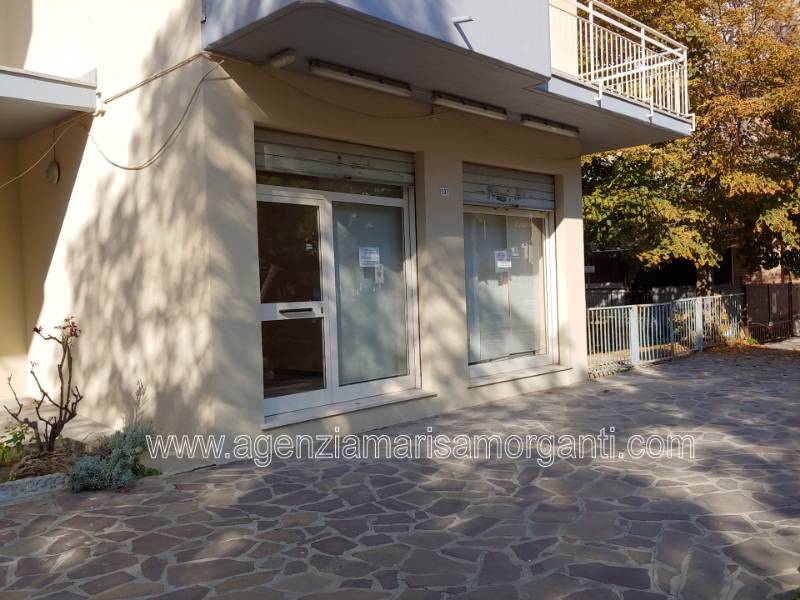 Locale commerciale Viale Virgilio, Lido Adriano, Ravenna RA  - foto 2