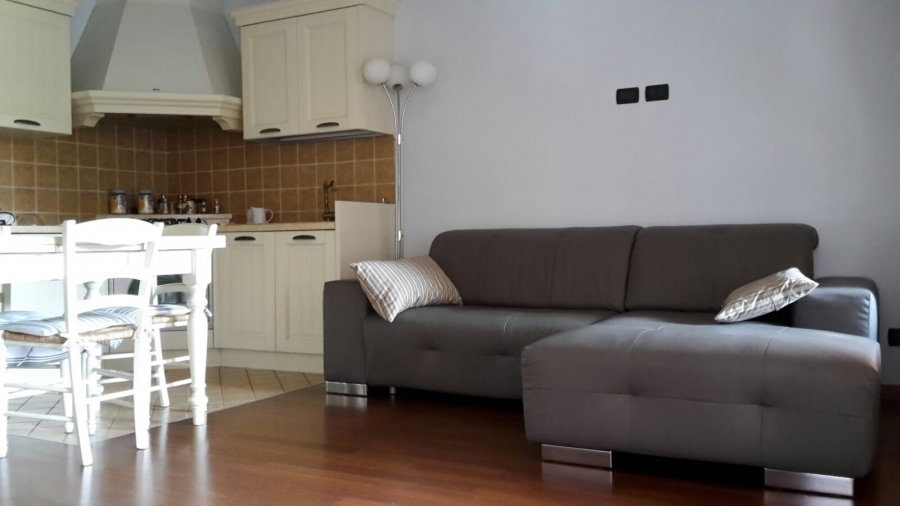 Appartamento Via Basella 2/a  loading=