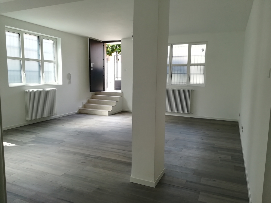 Appartamento VIA BELLUNO 1  loading=