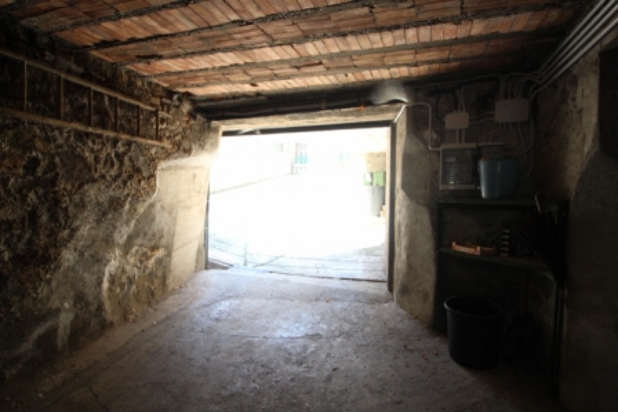 Appartamento via Vignola  loading=