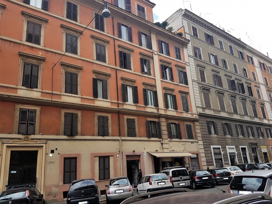 Appartamento via Principe Umberto  loading=
