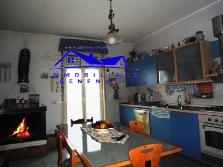 Appartamento via Anna Frank  - foto 5