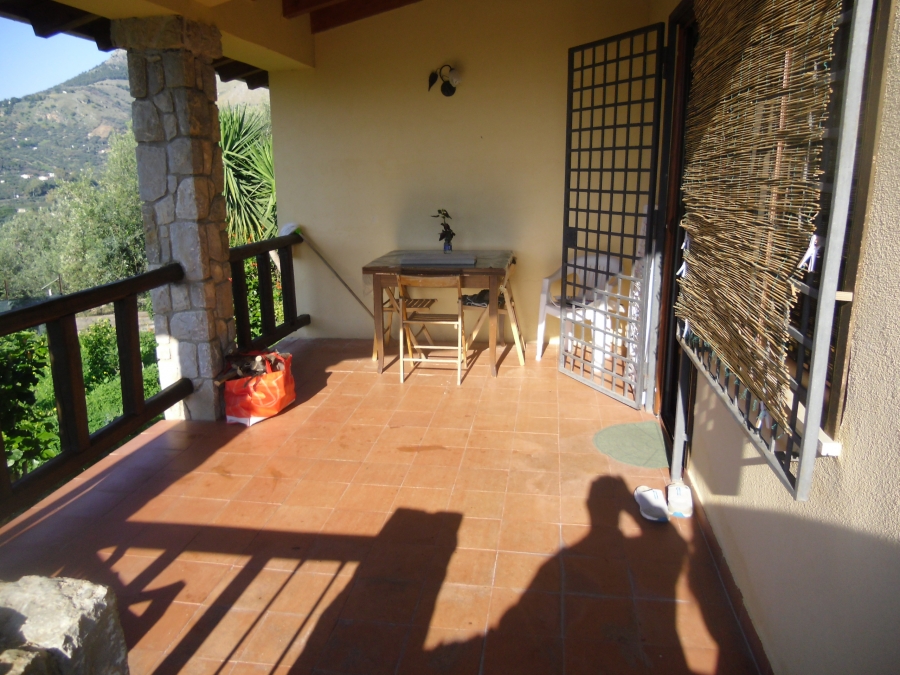 Villa strada comunale raiata  - foto 4