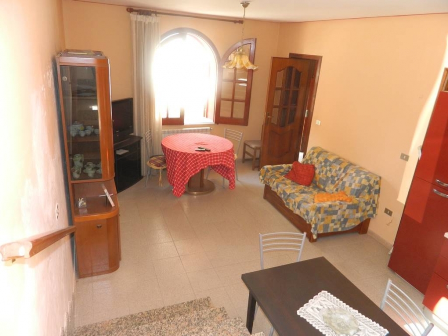 Casa indipendente Piazza Castello, Villafranca Tirrena
