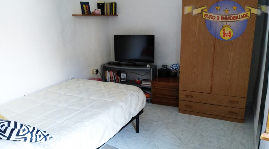 Porzione di casa  - foto 4