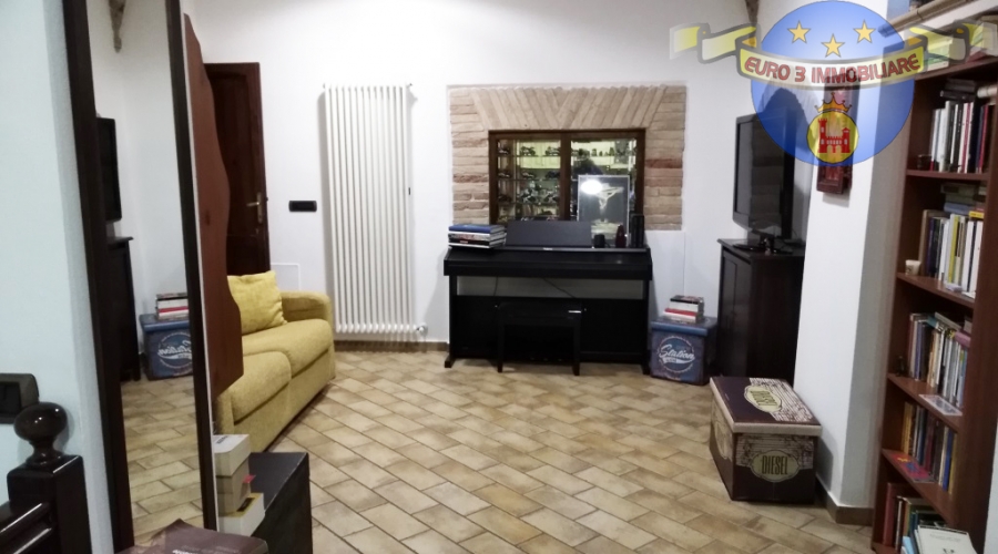 Porzione di casa  - foto 9