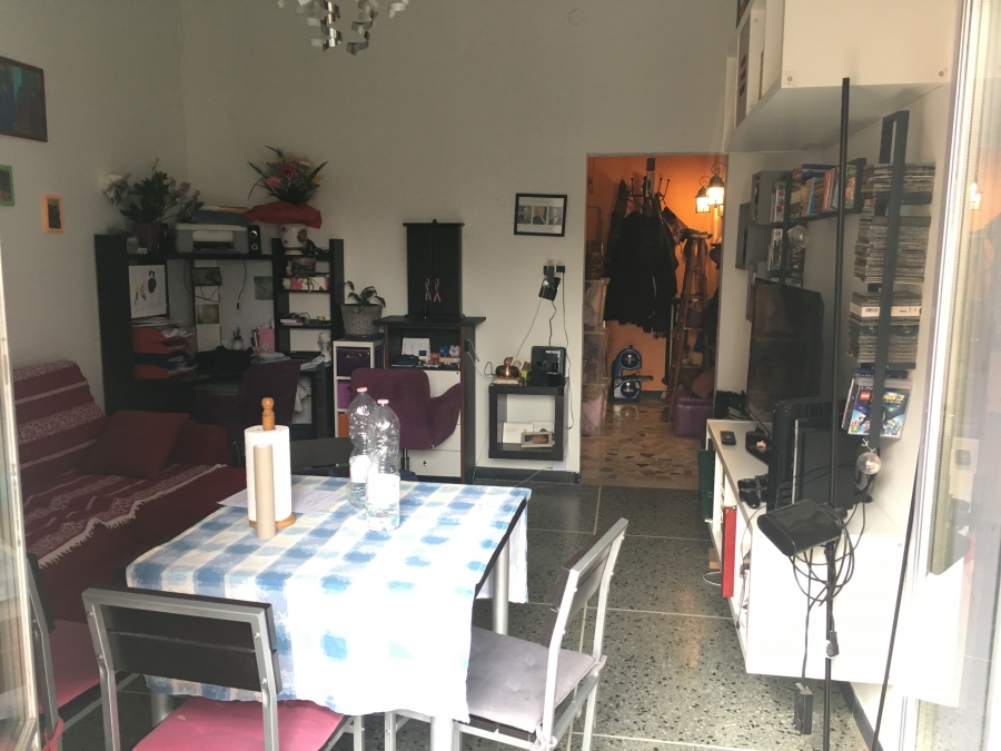 Appartamento via Antonio Levanti 4  loading=