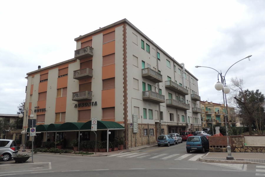 Appartamento VIA MERLONI 