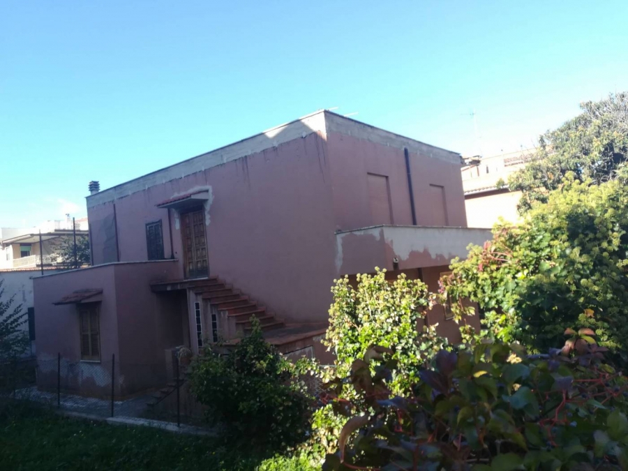 Villa via marche 
