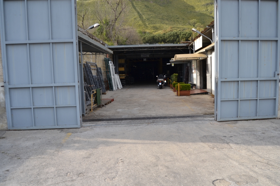 Capannone VIA COMUNALE CINTHIA 