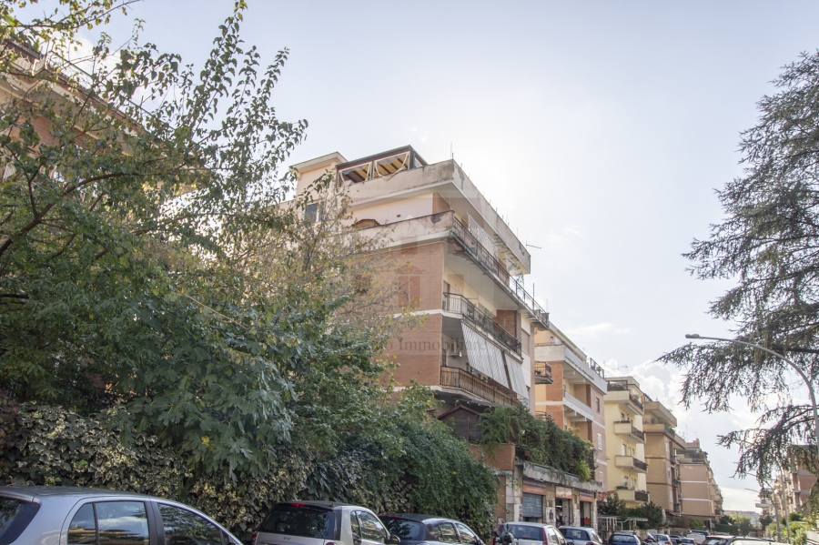 Appartamento Via Alfredo Panzini, Roma