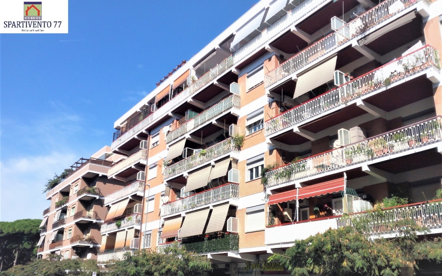 Appartamento in Vendita a Roma VIA DELLE CANARIE
