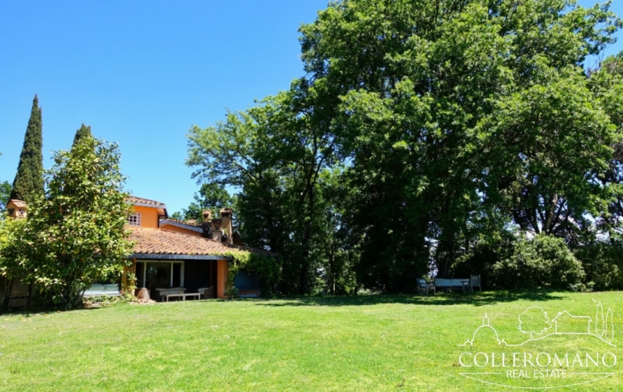 Villa Loc. Colleromano, Riano