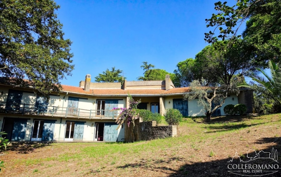Villa Loc. Colleromano  - foto 2