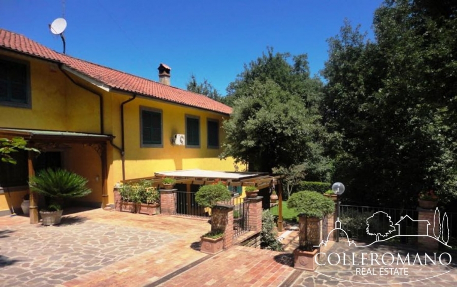 Villa Loc. Colleromano  - foto 2