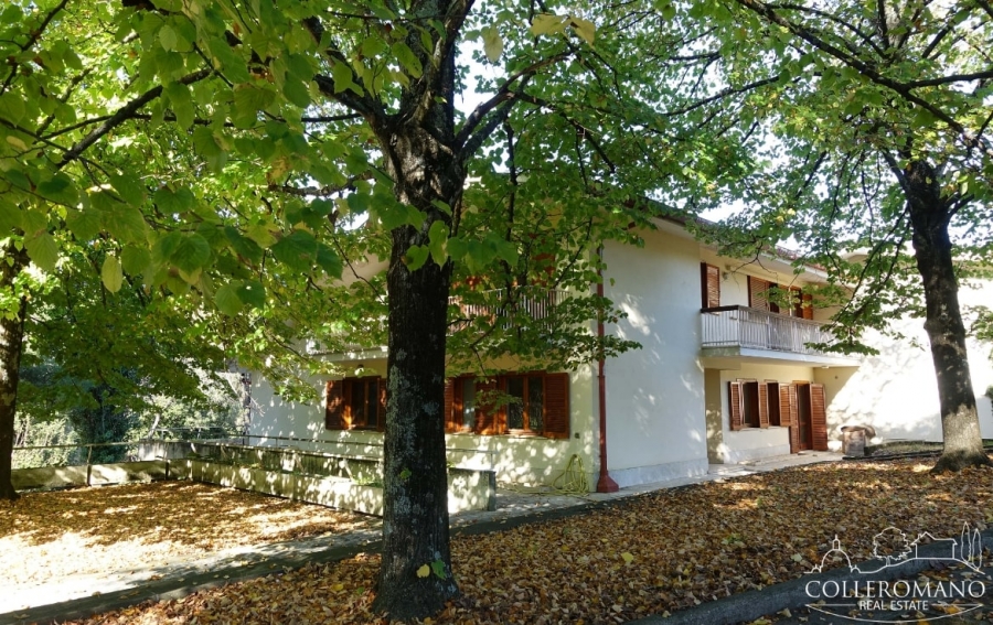 Villa Loc. Colleromano  - foto 2