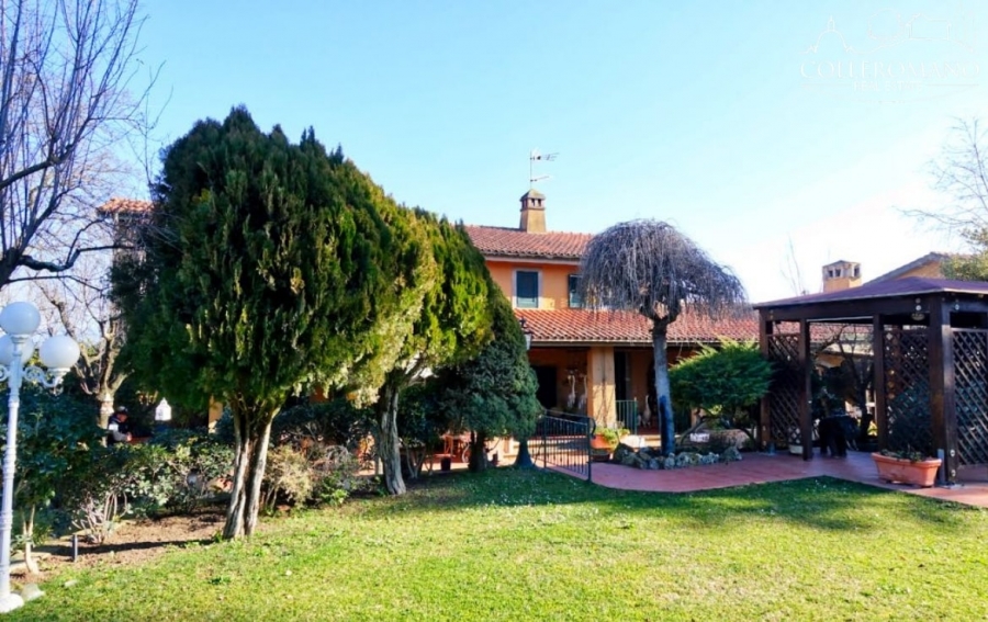 Villa Loc. Colleromano  - foto 3