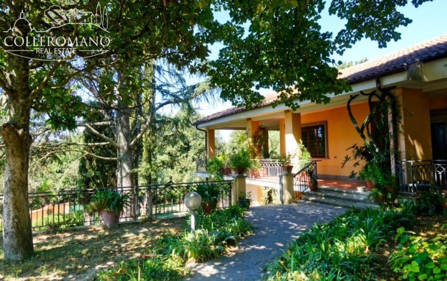 Villa Loc. Colleromano, Riano