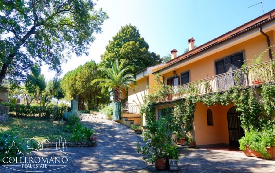 Villa Loc. Colleromano  - foto 2