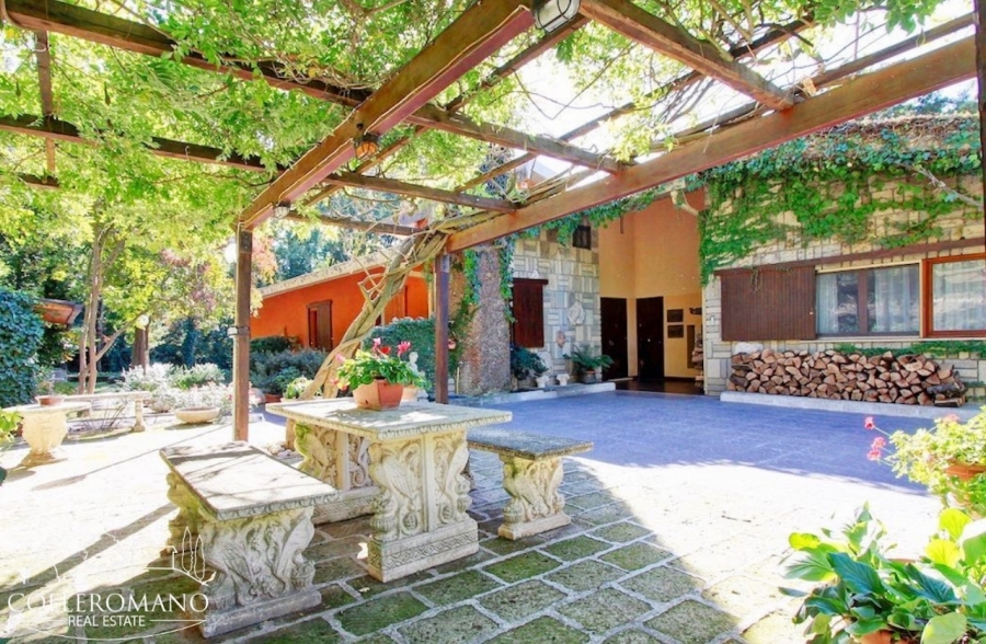 Villa Loc. Colleromano 