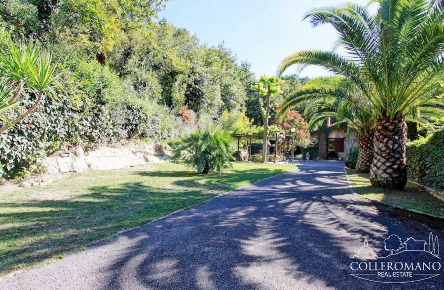 Villa Loc. Colleromano  - foto 2