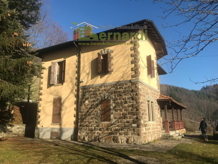 Villa Via Lezze 1, Lama Mocogno