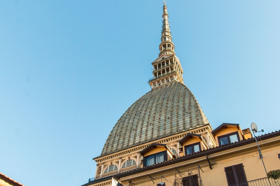 Appartamento in Affitto a Torino via Montebello