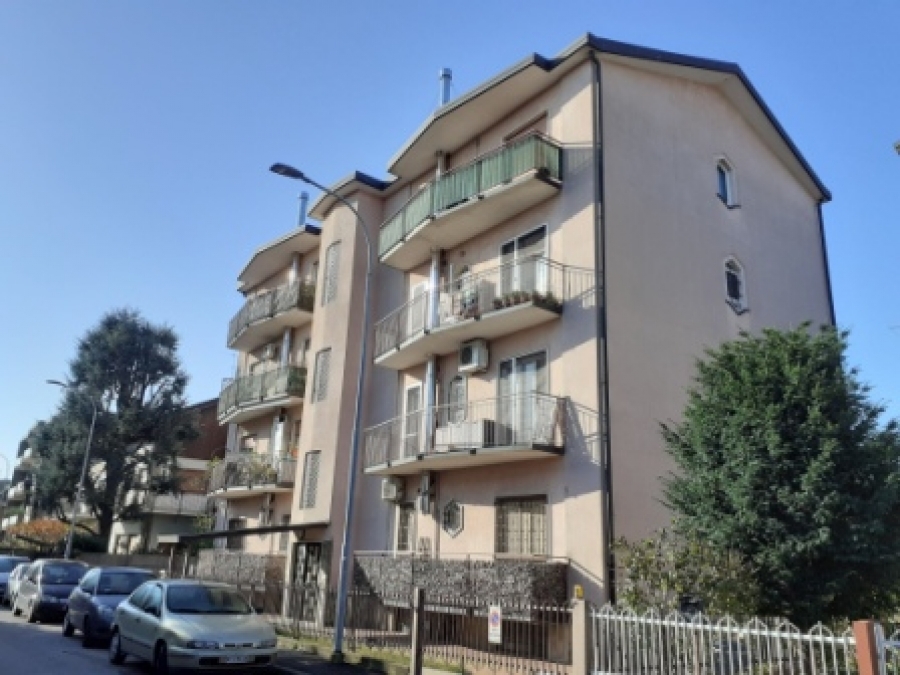 Appartamento via Sciesa 10 