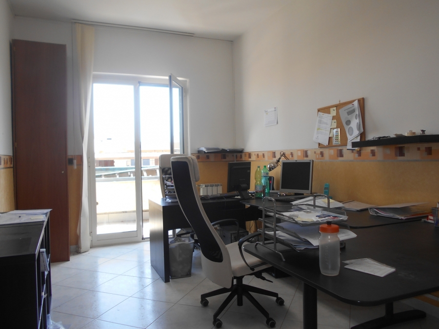 Ufficio  loading=