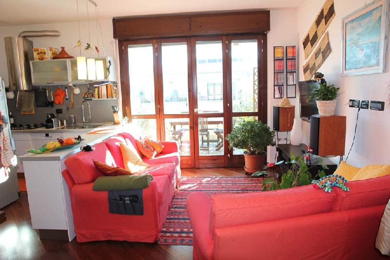 Appartamento via Foscolo  - foto 2