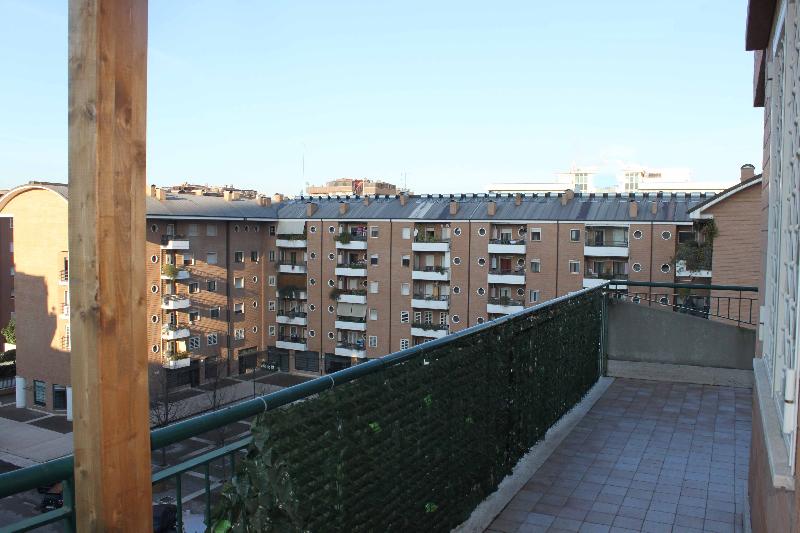 Appartamento Viale Avignone  - foto 2